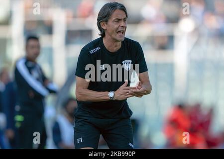 Filippo Inzaghi allenatore capo di Benevento Calcio durante la partita italiana della Serie B 2019/2020 tra Pescara Calcio 1936 e Benevento Calcio allo Stadio Adriatico Giovanni Cornacchia il 26 ottobre 2019 a Pescara, Italia. (Foto di Danilo di Giovanni/NurPhoto) Foto Stock