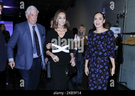 Mario Vargas Llosa, Isabel Preysler e Tamara Falco partecipano alla presentazione del nuovo libro "Tiempos Recios" a Casa America il 28 ottobre 2019 a Madrid, Spagna. (Foto di Oscar Gonzalez/NurPhoto) Foto Stock