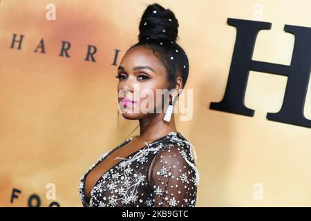 LOS ANGELES, CALIFORNIA, USA - 29 OTTOBRE: L'attrice/cantante Janelle Monae vestita con un abito Honayda arriva al Los Angeles Premiere of Focus con la scritta 'Harriet' che si tiene all'Orpheum Theatre il 29 ottobre 2019 a Los Angeles, California, Stati Uniti. (Foto di Xavier Collin/Image Press Agency/NurPhoto) Foto Stock