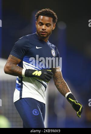 Nicolas Tie di Chelsea durante il warm-up pre-partita durante il quarto round della Carabao Cup tra Chelsea e Manchester United allo Stanford Bridge Stadium , Londra, Inghilterra il 30 ottobre 2019 (Photo by Action Foto Sport/NurPhoto) Foto Stock