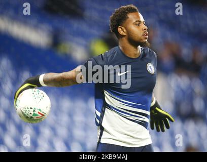 Nicolas Tie di Chelsea durante il warm-up pre-partita durante il quarto round della Carabao Cup tra Chelsea e Manchester United allo Stanford Bridge Stadium , Londra, Inghilterra il 30 ottobre 2019 (Photo by Action Foto Sport/NurPhoto) Foto Stock