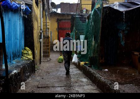 Mumbai, India. 01 novembre 2019. Precipitazioni brusche il 01 novembre 2019 a Mumbai. (Foto di Azhar Khan/NurPhoto) Foto Stock