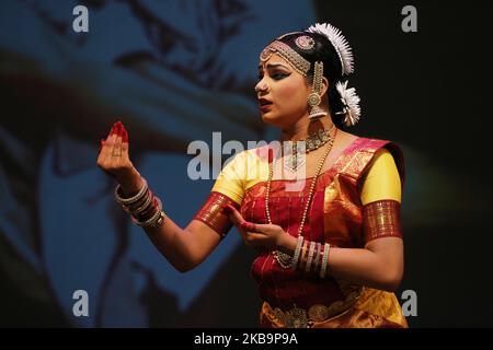 Il ballerino Tamil Bharatnatyam suona un ballo espressivo il 21 settembre 2019 a Scarborough, Ontario, Canada. (Foto di Creative Touch Imaging Ltd./NurPhoto) Foto Stock