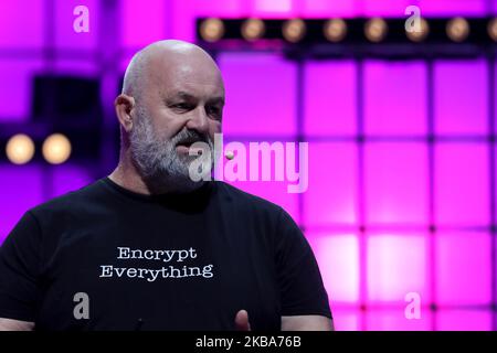 Amazons CTO Werner Vogels interviene durante la conferenza annuale sulla tecnologia del Web Summit che si terrà a Lisbona, in Portogallo, il 6 novembre 2019. (Foto di Pedro FiÃºza/NurPhoto) Foto Stock