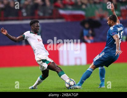 Eder del FC Lokomotiv Moskva (L) e Danilo della Juventus vie per la palla durante la partita UEFA Champions League di gruppo D tra FC Lokomotiv Moskva e Juventus alla RZD Arena il 06 novembre 2019 a Mosca, Russia. (Foto di Igor Russak/NurPhoto) Foto Stock