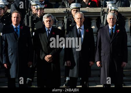 (L-R) gli ex primi ministri David Cameron, Gordon Brown, Tony Blair e John Major partecipano al Servizio Nazionale della memoria del Cenotaph il 10 novembre 2019 a Londra, Inghilterra, Si tiene ogni anno per commemorare il personale militare morto in linea di dovere in occasione dell'anniversario della fine della prima guerra mondiale. (Foto di Wiktor Szymanowicz/NurPhoto) Foto Stock