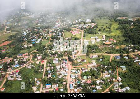 Maripasoula, Francia, 29 giugno 2019. Una vista aerea della città di Maripasoula. (Foto di Emeric Fohlen/NurPhoto) Foto Stock