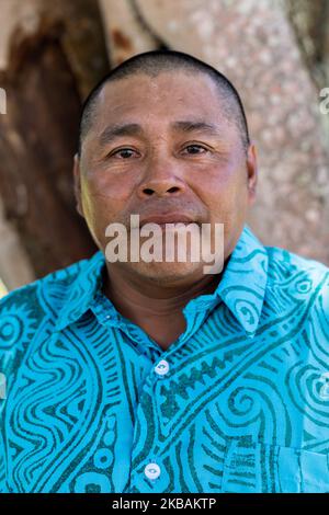 Awala-Yalimapo, Francia, 6 luglio 2019. Ritratto di Tisikane Alupi. Un Wayana Amerindan in formazione per diventare uno Shaman. (Foto di Emeric Fohlen/NurPhoto) Foto Stock