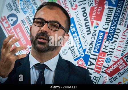Conferenza stampa alla stampa estera di Lorenzo Fioramonti Ministro dell'Istruzione, Università e Ricerca, per parlare di scuola, ambiente e Governo il 12 novembre 2019 a Roma (Foto di Andrea Ronchini/NurPhoto) Foto Stock