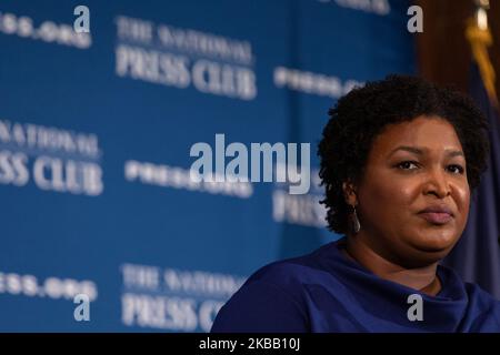 Stacey Abrams, ex leader democratico della Georgia House, parla ai partecipanti al National Press Club Headliners Luncheon a Washington, D.C., venerdì 15 novembre 2019.(Photo by Cheriss May/NurPhoto) Foto Stock