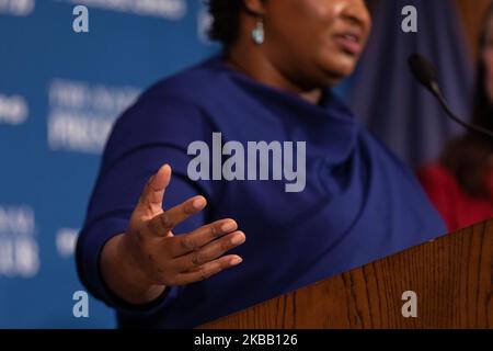 Stacey Abrams, ex leader democratico della Georgia House, parla ai partecipanti al National Press Club Headliners Luncheon a Washington, D.C., venerdì 15 novembre 2019.(Photo by Cheriss May/NurPhoto) Foto Stock