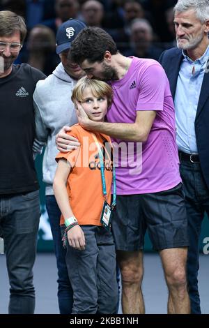 Parigi, Francia. 3 novembre 2022, Gilles Simon con suo figlio Timothee durante il Rolex Paris Masters, torneo di tennis ATP Masters 1000, il 3 novembre 2022 presso l'Accor Arena di Parigi, Francia. Foto di Victor Joly/ABACAPRESS.COM Foto Stock