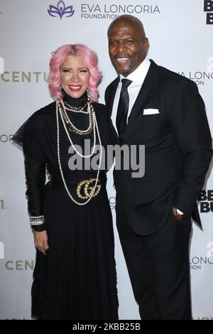 BEVERLY HILLS, LOS ANGELES, CALIFORNIA, USA - NOVEMBRE 15: Rebecca King-Crews e Terry Crews arrivano al Dinner Gala 2019 della Eva Longoria Foundation che si tiene al Four Seasons Los Angeles a Beverly Hills il 15 Novembre 2019 a Beverly Hills, Los Angeles, California, Stati Uniti. (Foto di Image Press Agency/NurPhoto) Foto Stock