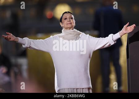 Etoile e leggenda della danza Carla Fracci danza e recita durante l'opera Poema della Croce della poetessa Alda Merini il 18 novembre 2019 a Milano. (Foto di Andrea Diodato/NurPhoto) Foto Stock