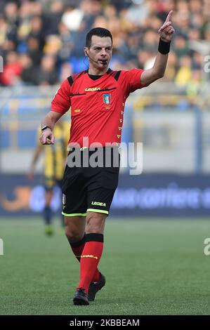 Arbitro Ivano Pezzuto durante l'incontro di Serie B tra Juve Stabia e Salernitana allo Stadio Romeo menti Castellammare di Stabia Italia il 23 novembre 2019. (Foto di Franco Romano/NurPhoto) Foto Stock