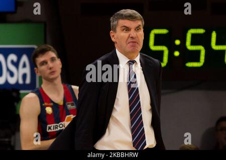 Velimir Perasovic, Capo allenatore di Kirolbet Baskonia Vitoria Gasteiz in azione durante la stagione regolare 2019/2020 Liga Endesa Round 10 gioco tra Kirolbet Baskonia Vitoria Gasteiz e Valencia Basket a Fernando Buesa Arena il 24 novembre 2019 a Vitoria-Gasteiz, Spagna (Foto di Frank Lovicario/NurPhoto) Foto Stock