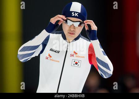 TAE-Yun Kim (KOR) compete durante la Coppa del mondo di skating veloce ISU a Tomaszow Mazowiecki, Polonia, il 24 novembre 2019. (Foto di Foto Olimpik/NurPhoto) Foto Stock