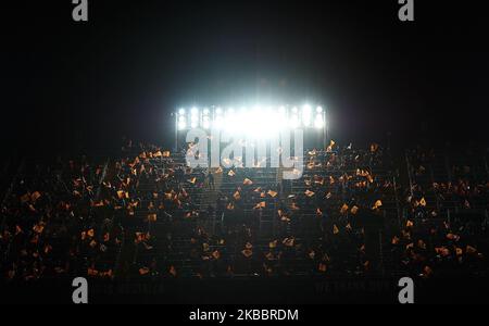 Tifosi di Valencia durante la partita H del gruppo UEFA Champions League tra Valencia e Chelsea allo stadio Mestalla il 27 novembre 2019 a Valencia, Spagna (Foto di Maria Jose Segovia/NurPhoto) Foto Stock