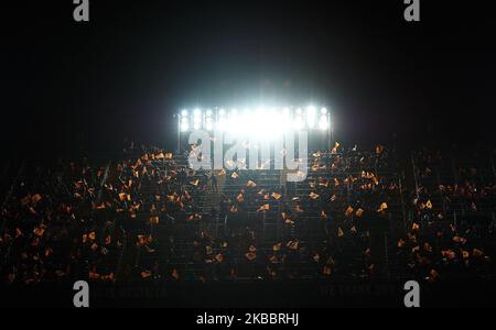 Tifosi di Valencia durante la partita H del gruppo UEFA Champions League tra Valencia e Chelsea allo stadio Mestalla il 27 novembre 2019 a Valencia, Spagna (Foto di Maria Jose Segovia/NurPhoto) Foto Stock