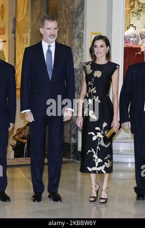 Il re spagnolo Felipe VI e la regina Letizia partecipano alla cerimonia di consegna del premio giornalistico "Francisco Cerecedo" 35th al Palace Hotel di Madrid, Spagna, 28 novembre 2019. Lo scrittore e giornalista spagnolo Javier Cercas riceverà il premio giornalistico "Francisco Cerecedo". (Foto di Oscar Gonzalez/NurPhoto) Foto Stock