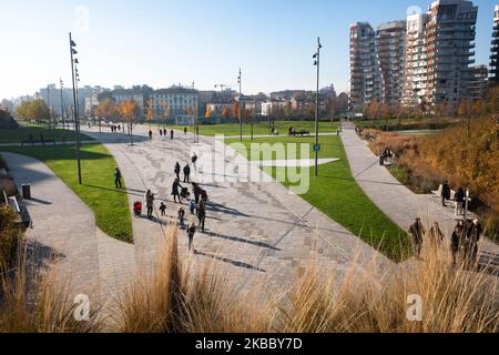 Vista del Parco CityLife, Milano, Italia, novembre 30 2019. Citylife è un quartiere residenziale, commerciale e affaristico in costruzione situato a breve distanza dal centro storico di Milano, Italia; ha una superficie di 36,6 ettari (90 acri). Lo sviluppo è stato realizzato da una società controllata dal Gruppo generali, che ha vinto la gara internazionale per la ristrutturazione dello storico quartiere di Fiera Milano con un'offerta di 523 milioni di euro. Il progetto è stato progettato dai famosi architetti Zaha Hadid, Arata Isozaki e Daniel Libeskind. (Foto di Mairo Cinquetti/NurPhoto) Foto Stock