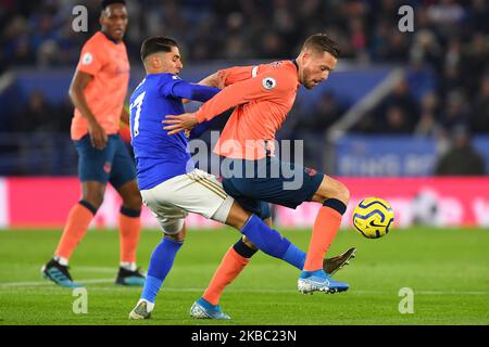 Ayoze Perez (17) di Leicester City combatte con Gylfi Sigurosson (10) di Everton durante la partita della Premier League tra Leicester City ed Everton al King Power Stadium di Leicester domenica 1st dicembre 2019. (Foto di Jon Hobley/ MI News/NurPhoto) Foto Stock