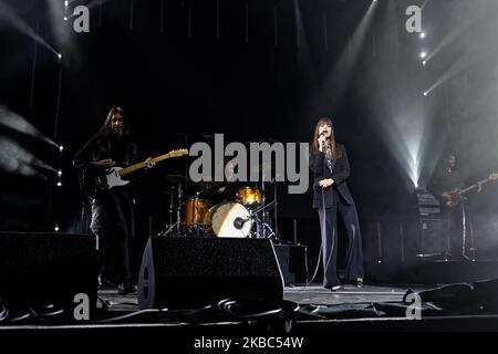 Clara Luciani vince il Premio Rolf Marbot per la canzone dell'anno con la sua canzone la Grenade e si esibisce ai SACEM Awards 2019 - 02 novembre 2019, Parigi. (Foto di Daniel Pier/NurPhoto) Foto Stock