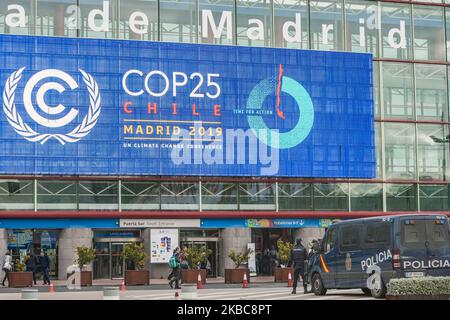 Ingresso al Summit COP25 a Madrid, Spagna, il 6 dicembre 2019 (Foto di Celestino Arce/NurPhoto) Foto Stock