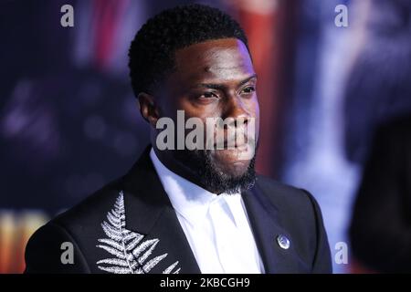 HOLLYWOOD, LOS ANGELES, CALIFORNIA, USA - 09 DICEMBRE: L'attore Kevin Hart che indossa Alexander McQueen arriva alla prima mondiale della Columbia Pictures 'Jumanji: The Next Level' tenutasi al TCL Chinese Theatre IMAX il 9 dicembre 2019 a Hollywood, Los Angeles, California, Stati Uniti. (Foto di Xavier Collin/Image Press Agency/NurPhoto) Foto Stock