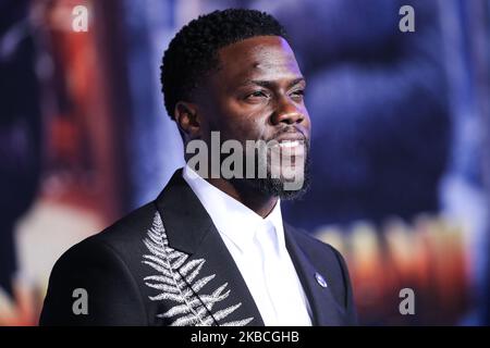 HOLLYWOOD, LOS ANGELES, CALIFORNIA, USA - 09 DICEMBRE: L'attore Kevin Hart che indossa Alexander McQueen arriva alla prima mondiale della Columbia Pictures 'Jumanji: The Next Level' tenutasi al TCL Chinese Theatre IMAX il 9 dicembre 2019 a Hollywood, Los Angeles, California, Stati Uniti. (Foto di Xavier Collin/Image Press Agency/NurPhoto) Foto Stock