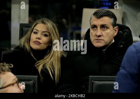 Costanza Caracciolo e Christian Vieri partecipano alla partita di gruppo F della UEFA Champions League tra FC Internazionale e FC Barcelona allo Stadio Giuseppe Meazza il 10 dicembre 2019 a Milano. (Foto di Giuseppe Cottini/NurPhoto) Foto Stock