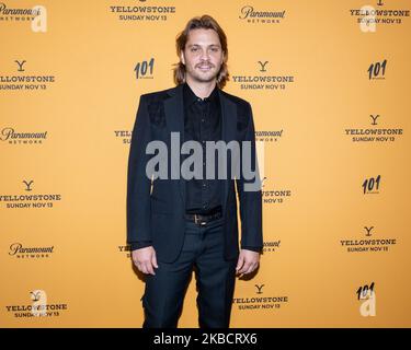 New York, Stati Uniti. 03rd Nov 2022. Luke Grimes arriva sul tappeto rosso per la prima stagione di Yellowstone 5 al Walter Reade Theater di New York, New York, il 3 novembre 2022. (Foto di Gabriele Holtermann/Sipa USA) Credit: Sipa USA/Alamy Live News Foto Stock