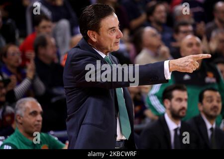 Rick Pitino durante la partita tra FC Barcelona e Panathinaikos BC, corrispondente alla settimana 13 dell'Eurolega, disputata al Palau Blaugrana, il 13th dicembre 2019, a Barcellona, Spagna. (Foto di Joan Valls/Urbanandsport /NurPhoto) Foto Stock