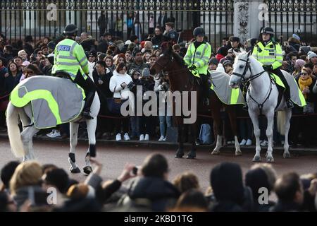 Mounted police officers are seen during changing of the Guard ceremony at the Buckingham Palace in London, Great Britain on December 11, 2019. (Photo by Jakub Porzycki/NurPhoto) Stock Photo