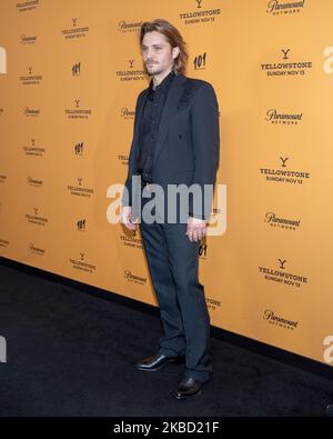 New York, Stati Uniti. 03rd Nov 2022. Luke Grimes arriva sul tappeto rosso per la prima stagione di Yellowstone 5 al Walter Reade Theater di New York, New York, il 3 novembre 2022. (Foto di Gabriele Holtermann/Sipa USA) Credit: Sipa USA/Alamy Live News Foto Stock