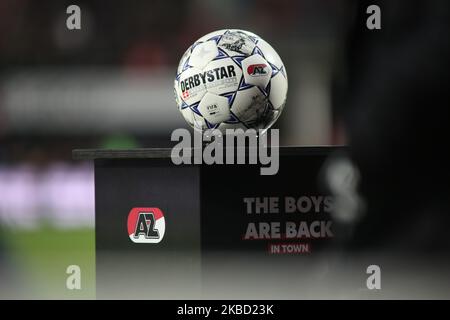 Pallina raffigurata durante la 2019/20° Eredivie, tra AZ Alkmaar e AFC Ajax allo stadio AFAS, ad Alkmaar, Paesi Bassi, il 15 dicembre 2019. (Foto di Federico Guerra Moran/NurPhoto) Foto Stock