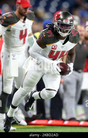 Tampa Bay Buccaneers che corre indietro dare Ogunbowale (44) corre con la palla durante la prima metà di una partita di football NFL contro i Detroit Lions a Detroit, Michigan USA, domenica 15 dicembre 2019. (Foto di Amy Lemus/NurPhoto) Foto Stock