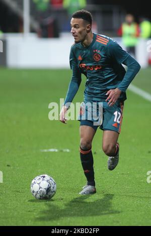 Noussair Mazraoui (Ajax), nella foto del 2019/20, durante l'Eredivisie Fichtade tra AZ Alkmaar e AFC Ajax, presso l'AFAS Stadium, ad Alkmaar, Paesi Bassi, il 15 dicembre 2019. (Foto di Federico Guerra Moran/NurPhoto) Foto Stock