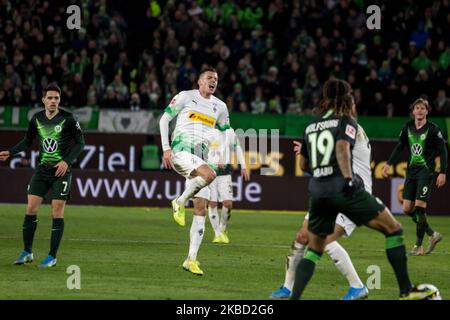 Laszlo Benes di Borussia Monchengladbach durante il 1. Partita della Bundesliga tra VfL Wolfsburg e Borussia Monchengladbach alla Volkswagen Arena il 15 dicembre 2019 a Wolfsburg, Germania. (Foto di Peter Niedung/NurPhoto) Foto Stock