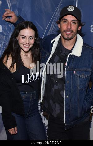 L'attrice messicana Zuria Vega e l'attore cubano Alberto Guerra posa per le foto durante l'apertura del Levi's Store presso l'Antartide Fashion Hall il 18 dicembre 2019 a Città del Messico (Foto di Eyepix/NurPhoto) Foto Stock