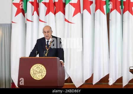 Il neoeletto Presidente algerino Abdelmajid Tebboune si è pronunciato durante la cerimonia di giuramento ad Algeri (Algeria), 19 dicembre 2019. Tebboune è stato eletto con un mandato quinquennale nelle elezioni presidenziali del 12 dicembre la prima da quando l'ex presidente Abdelaziz Bouteflika si è dimesso nell'aprile 2019 (Foto di Billal Bensalem/NurPhoto) Foto Stock