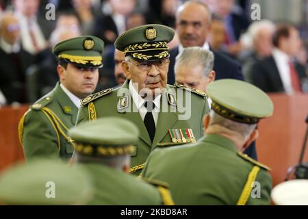 Il generale delle forze armate Ahmed GAID Salah partecipa alla cerimonia di giuramento del presidente algerino Abdelmadidid Tebboune ad Algeri, in Algeria, il 19 dicembre 2019. Tebboune è stato eletto per un mandato di cinque anni nelle elezioni presidenziali del dicembre 12, la prima volta che l'ex presidente Abdelaziz Bouteflika si è dimesso nell'aprile 2019 (Foto di Billal Bensalem/NurPhoto) Foto Stock