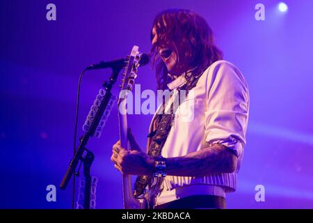 Justin Hawkins of the Darkness suona dal vivo alla Roundhouse il 20 dicembre 2019 a Londra, Inghilterra (Foto di Robin Pope / NurPhoto) (Foto di Robin Pope/NurPhoto) Foto Stock