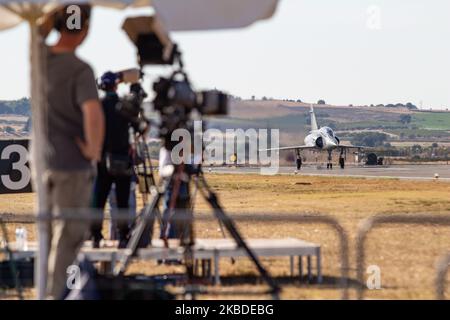 Un Dassault Mirage 2000 dell'HAF dell'aeronautica ellenica della Grecia come visto in una dimostrazione di volo durante l'Athens Flying Week Air Show 2019 all'aeroporto Tanagra Air base LGTG. L'aeronautica greca ha 44 aerei da combattimento Mirrage. Il combattente è un Mirage 2000BG, allenatore a due posti con S/N 202. Il 23 dicembre 2019 la Grecia ha firmato un accordo per l'aggiornamento della sua flotta di aerei da guerra Mirage 2000/5 con un trio di compagnie francesi. L'accordo è stato firmato dalla direzione generale per gli investimenti e gli armamenti della difesa affiliata al ministero e dalle società Dassault Aviation, Thales DMS France e Safran A. Foto Stock