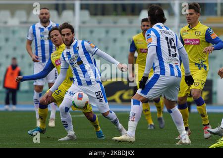 Luca Palmiero di Pescara Calcio 1936 durante la partita italiana della Serie B 2019/2020 tra Pescara Calcio 1936 e a.C. Chievo Verona 1929 allo Stadio Adriatico Giovanni Cornacchia il 29 dicembre 2019 a Pescara. (Foto di Danilo di Giovanni/NurPhoto) Foto Stock