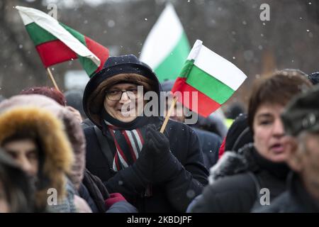 Cittadini della città di Pernik in processione e preghiera pubblica per la pioggia. Hanno protestato contro il regime idrico della città e hanno chiesto ai responsabili della crisi idrica di assumersi le proprie responsabilità. (Foto di Hristo Vladev/NurPhoto) Foto Stock