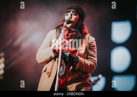 La cantante polacca-ceca Ewa Forna si esibisce dal vivo sul palco durante il Welcome the New Year con il concerto Sylwester 2019 Wroclaw RESPECT il 31 dicembre 2019 a Breslavia, Polonia. (Foto di Krzysztof Zatycki/NurPhoto) Foto Stock