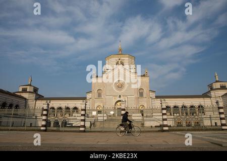 Veduta generale del Cimitero Monumentale, a Milano, Italia, il 07 2020 gennaio. Il Cimitero Monumentale è uno dei due più grandi cimiteri di Milano, l'altro è il Cimitero maggiore. E' nota per l'abbondanza di tombe artistiche e monumenti. Molte delle tombe appartengono a importanti dinastie industriali, e sono state progettate da artisti come Adolfo Wildt, Gi ponti, Arturo Martini, Agenore Fabbri, Lucio Fontana, Medardo Rosso, Giacomo Manz, Floriano Bodini e Gi Pomodoro. (Foto di Mairo Cinquetti/NurPhoto) Foto Stock