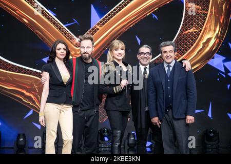 Milly Carlucci, Ilenia Pastorelli, Francesco Facchinetti, Guillermo Mariotto, Flavio Insinna partecipa alla presentazione del nuovo show televisivo 'la cantante mascherata', a Milano il 8 gennaio 2020. (Foto di Mauro Fagiani/NurPhoto) Foto Stock