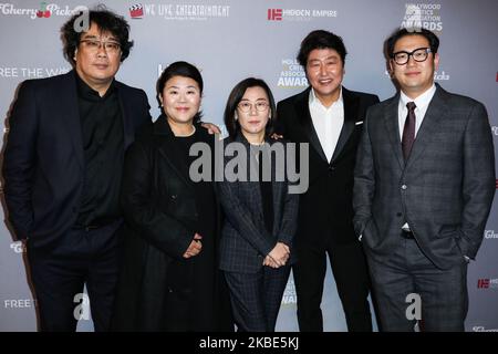 HOLLYWOOD, LOS ANGELES, CALIFORNIA, USA - GENNAIO 09: Bong Joon-ho, Lee Jeong-eun, Kang-ho Song e Jin hanno vinto Han al 3rd° premio annuale di critica di Hollywood tenutosi presso il complesso culturale Taglyan il 9 Gennaio 2020 a Hollywood, Los Angeles, California, Stati Uniti. (Foto di Xavier Collin/Image Press Agency/NurPhoto) Foto Stock